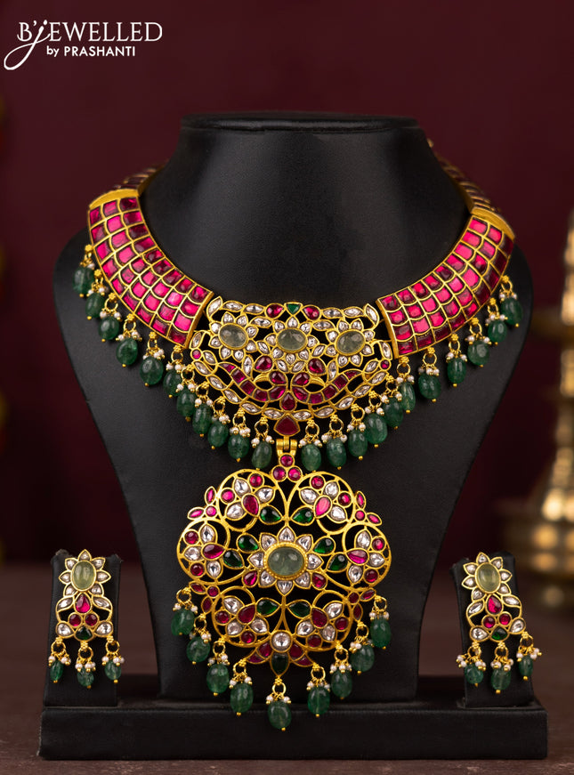 Jadau necklace with jadau kundan stones and pearl & green beads hangings