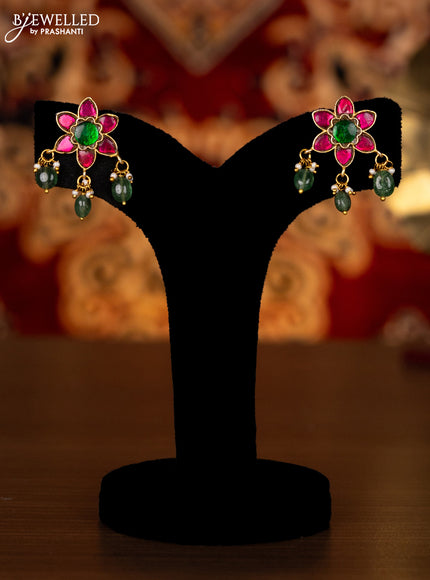 Jadau necklace with jadau kundan stones and pearl & green beads hangings