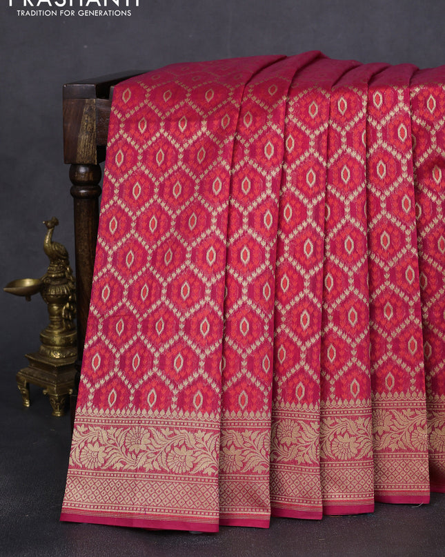 Banarasi silk cotton saree pink with allover thread & zari woven buttas and zari woven border