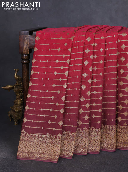 Banarasi crepe saree pink and pastel maroon with allover thread & zari geometric weaves and woven border