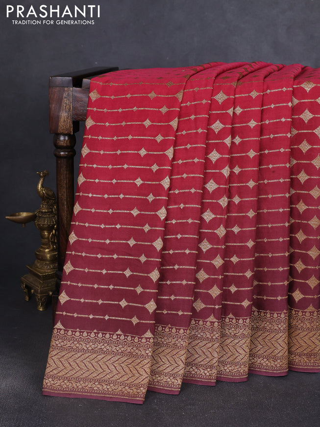 Banarasi crepe saree pink and pastel maroon with allover thread & zari geometric weaves and woven border