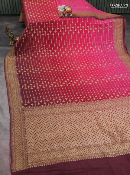 Banarasi crepe saree pink and pastel maroon with allover thread & zari geometric weaves and woven border
