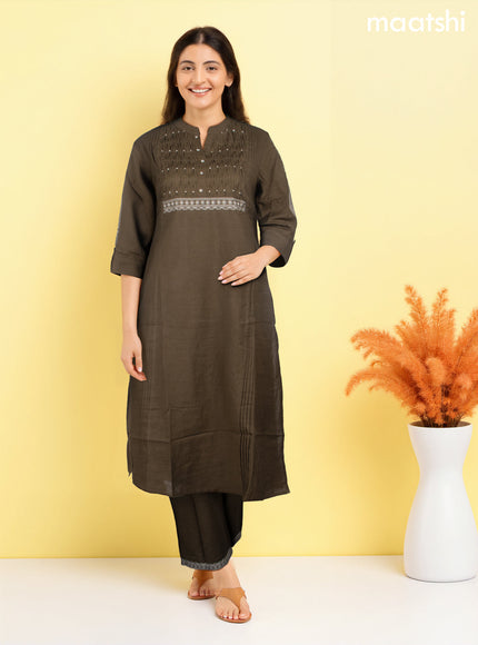 Cotton kurti set sap green with pintuck design & embroidery work neck pattern and straight cut pant
