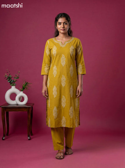 Mehandi Green Cotton Floral Printed Straight Suit