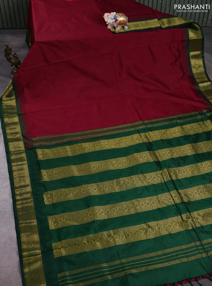 10 Yards pure kanchipuram silk saree maroon and green with plain body and temple design zari woven border