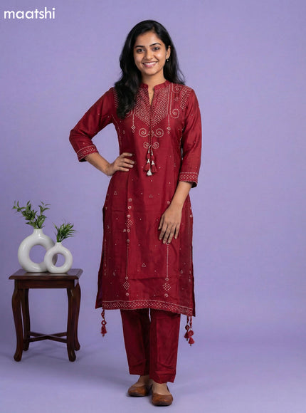 Maroon Art Tussar Bandhini Printed Fish Cut Kurti Set