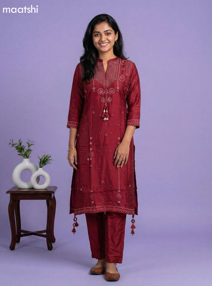 Maroon Art Tussar Bandhini Printed Fish Cut Kurti Set