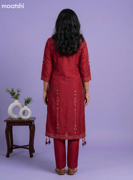 Maroon Art Tussar Bandhini Printed Fish Cut Kurti Set