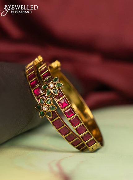 Antique screw type bangles with kemp stones