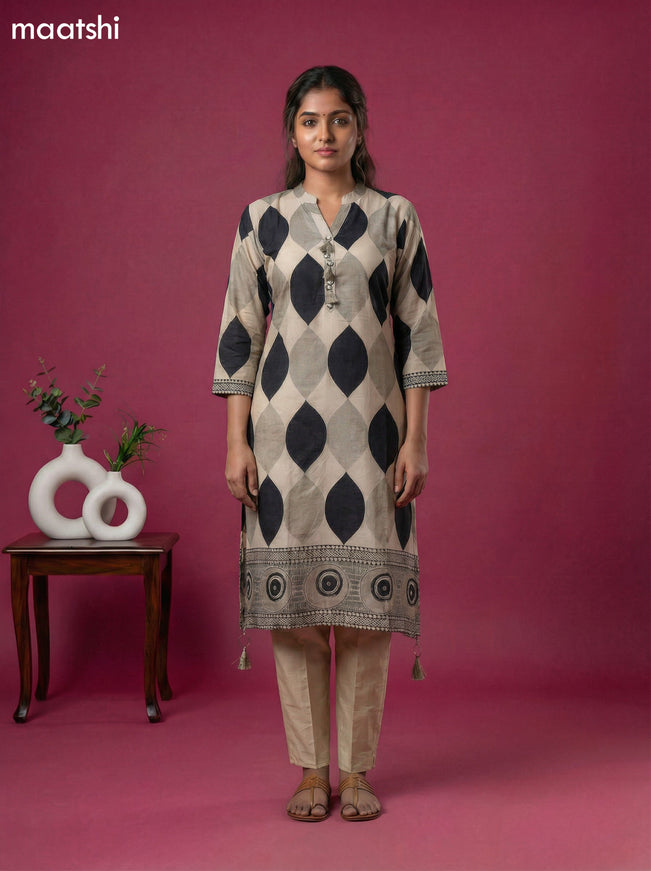 Cream and Black Art Tussar Printed Fish Cut Kurti Set