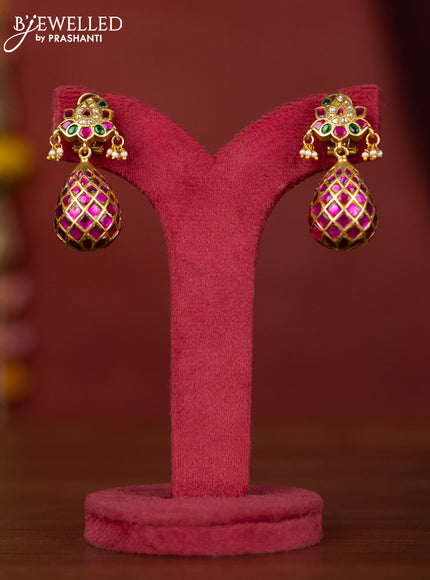 Jadau earring with jadau kundan stones and pearl hangings