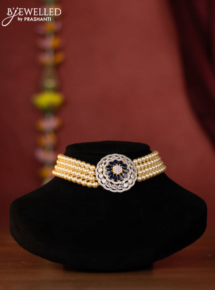 Beaded choker with cz sapphire circle pendant