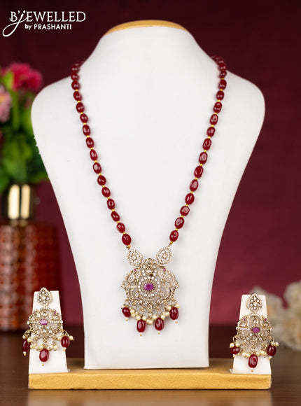Beaded necklace single layer in maroon color with victorian finish pendant