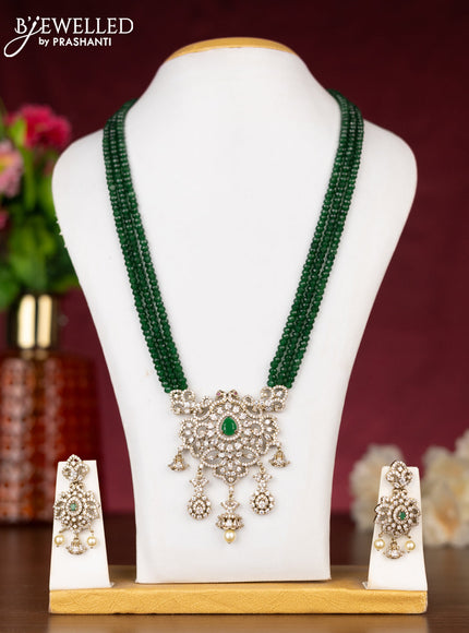 Beaded necklace triple layer in green color with victorian finish pendant