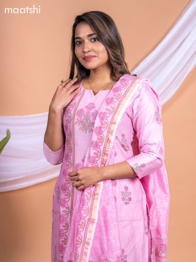 Peach Pink With Floral Prints & Simple Neck Pattern