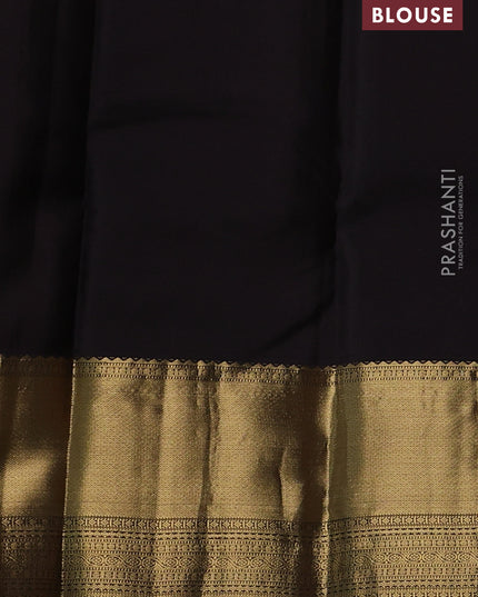 Pure kanchipuram silk saree orange and coffee brown with allover zari checked pattern and long zari woven korvai border