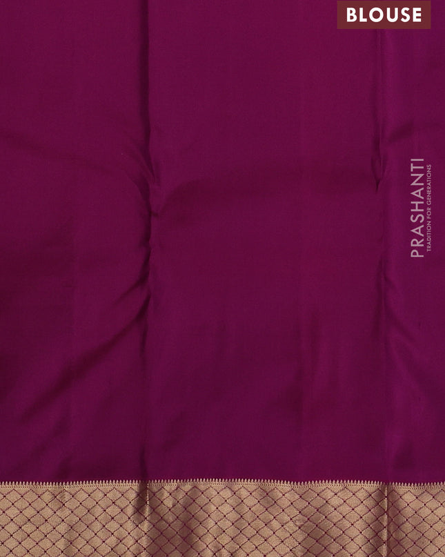 Pure kanchipuram silk saree dual shade of mehendi green and magenta pink with zari woven temple buttas and rich zari woven border