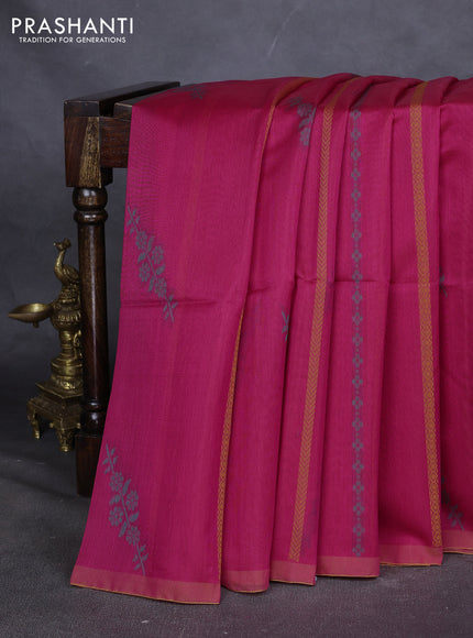 Kora silk cotton saree dual shade of pink with allover thread woven stripes pattern in borderless style