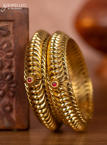 Antique screw type bangles with simple design