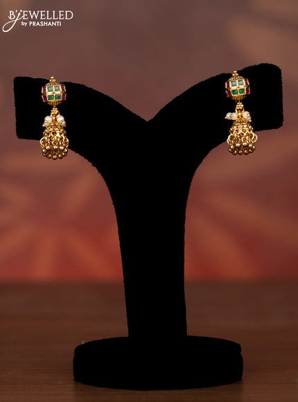 Antique necklace with kemp stones and golden beads hangings