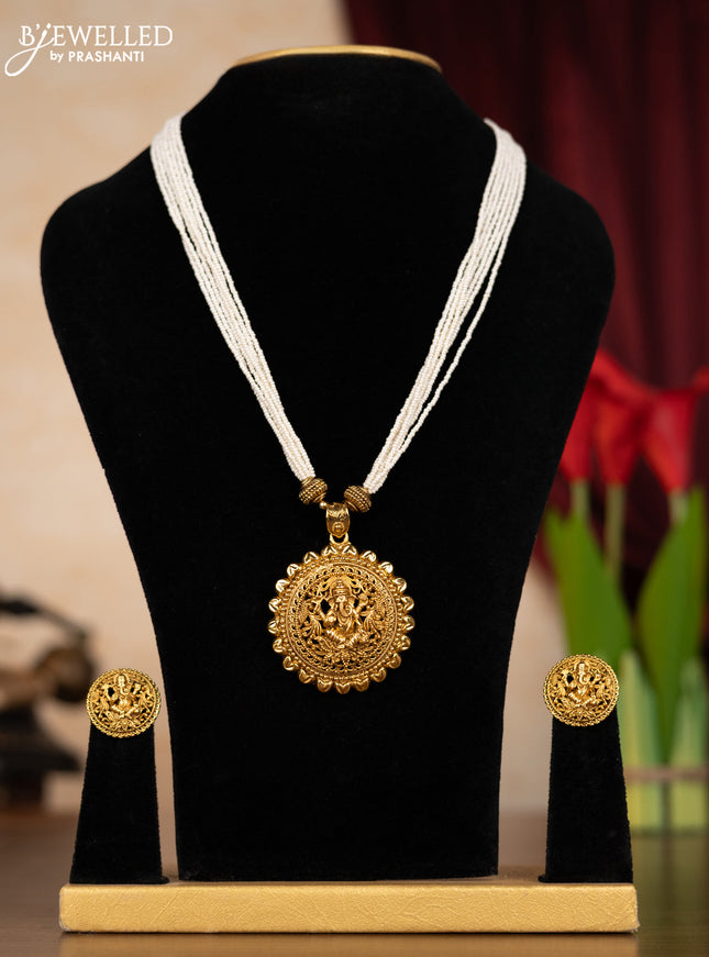 Pearl necklace with ganesha pendant