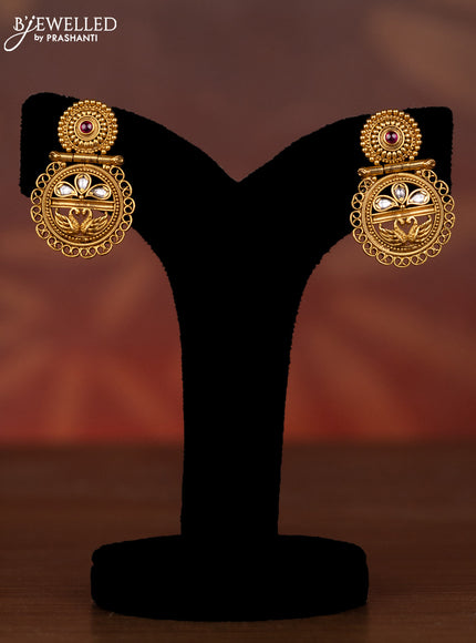 Antique necklace with ruby and kundan stones