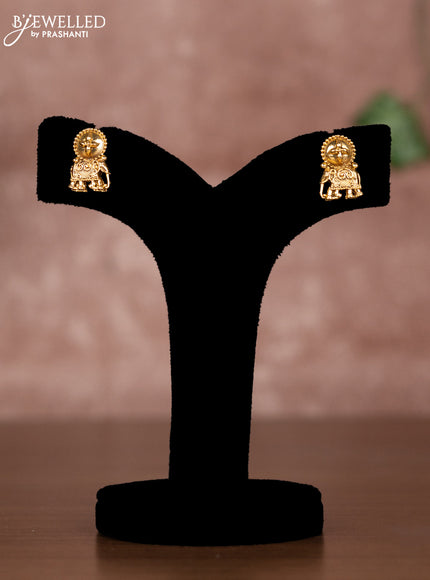 Antique chain with simple design and elephant pendant