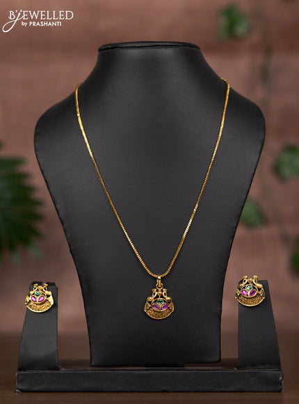 Antique chain peacock design with kemp stones