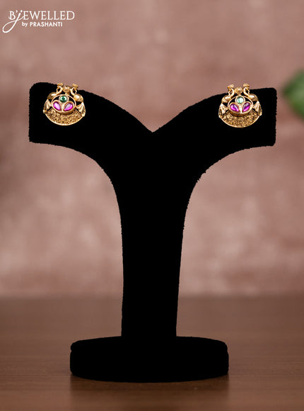 Antique chain peacock design with kemp stones