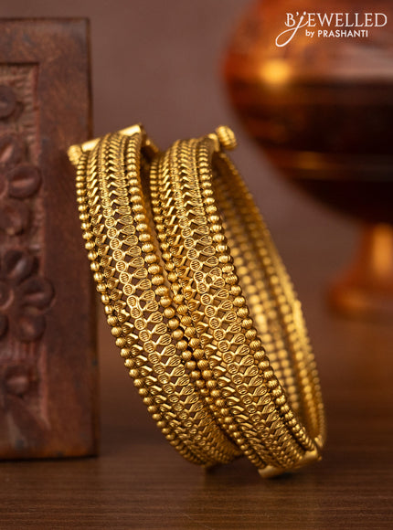 Antique screw type bangles with simple design