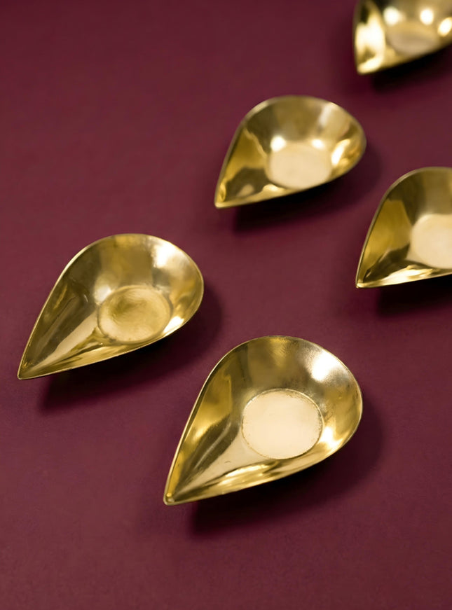 Brass Kuber Diya ( Set of 6 ) - WL2444
