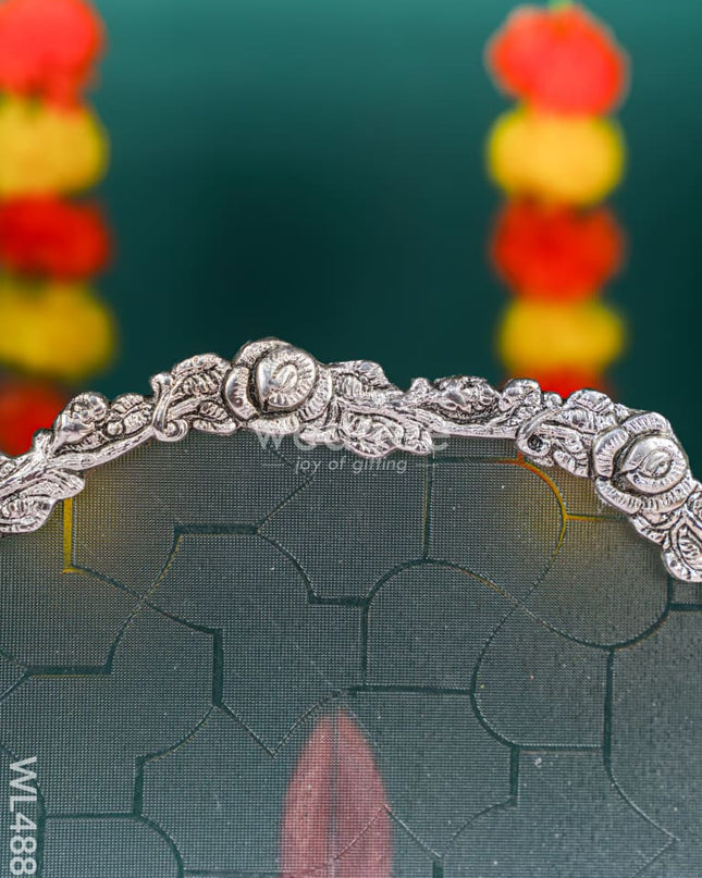 White Metal Oval Tray - 14 inch - WL4886
