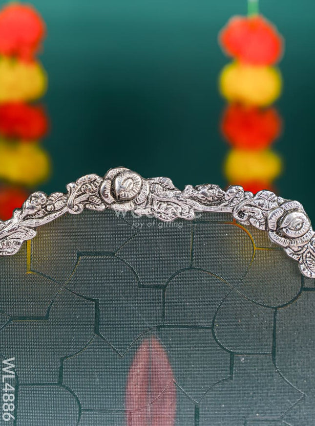 White Metal Oval Tray - 14 inch - WL4886