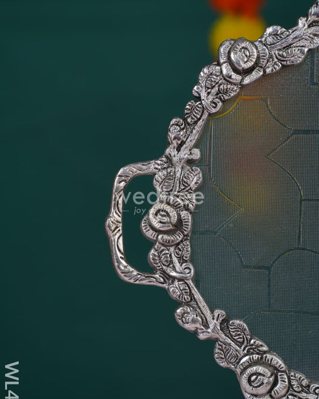 White Metal Oval Tray - 14 inch - WL4886