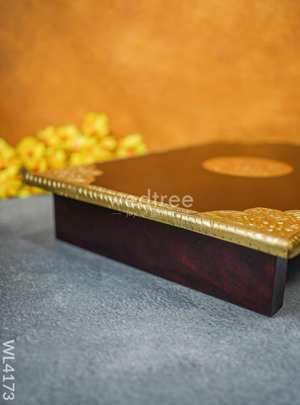 Wooden Manai with Brass Finish (20 x 15) - WL4173